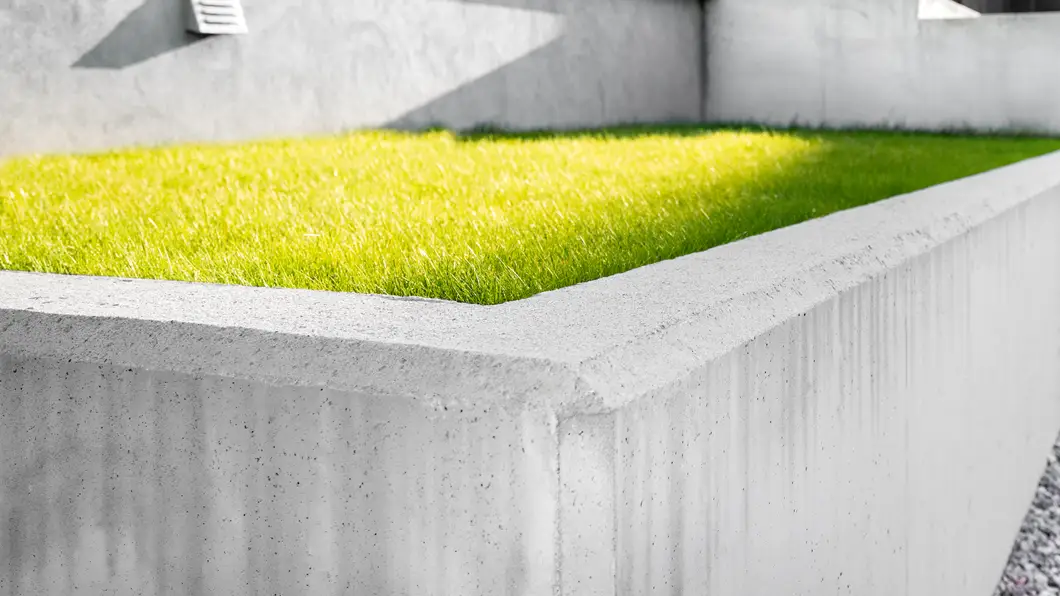 Lemforskalt hagemur, betongarbeid utført av Bærheim Maskin, Stavanger